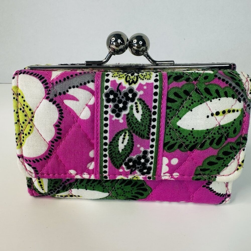 Vera Bradley Priscilla Pink Small Kisslock Wallet Retired Pattern Floral Clean